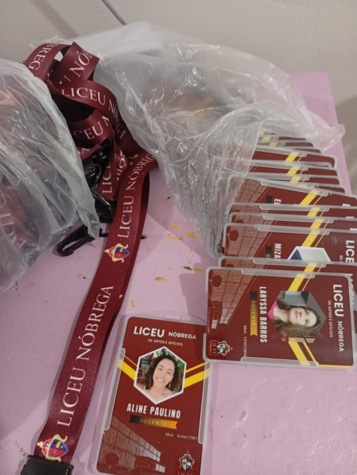 Crachás com cordão personalizados feitos pela JM Copy